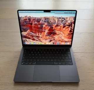 NOVÝ APPLE MACBOOK PRO 14 M4PRO/512GB/24GB,BATERIE 100%