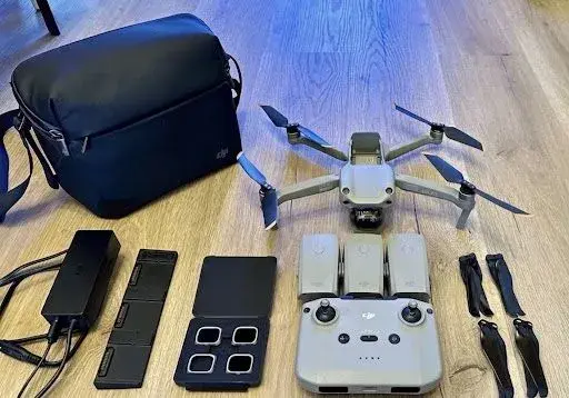 DJI Air 2S 500M Stále v ZÁRUCE (do 12/2026), 3x Baterie,