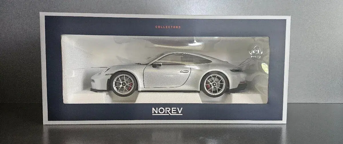 Norev Porsche 911 GT3 touring 992.1