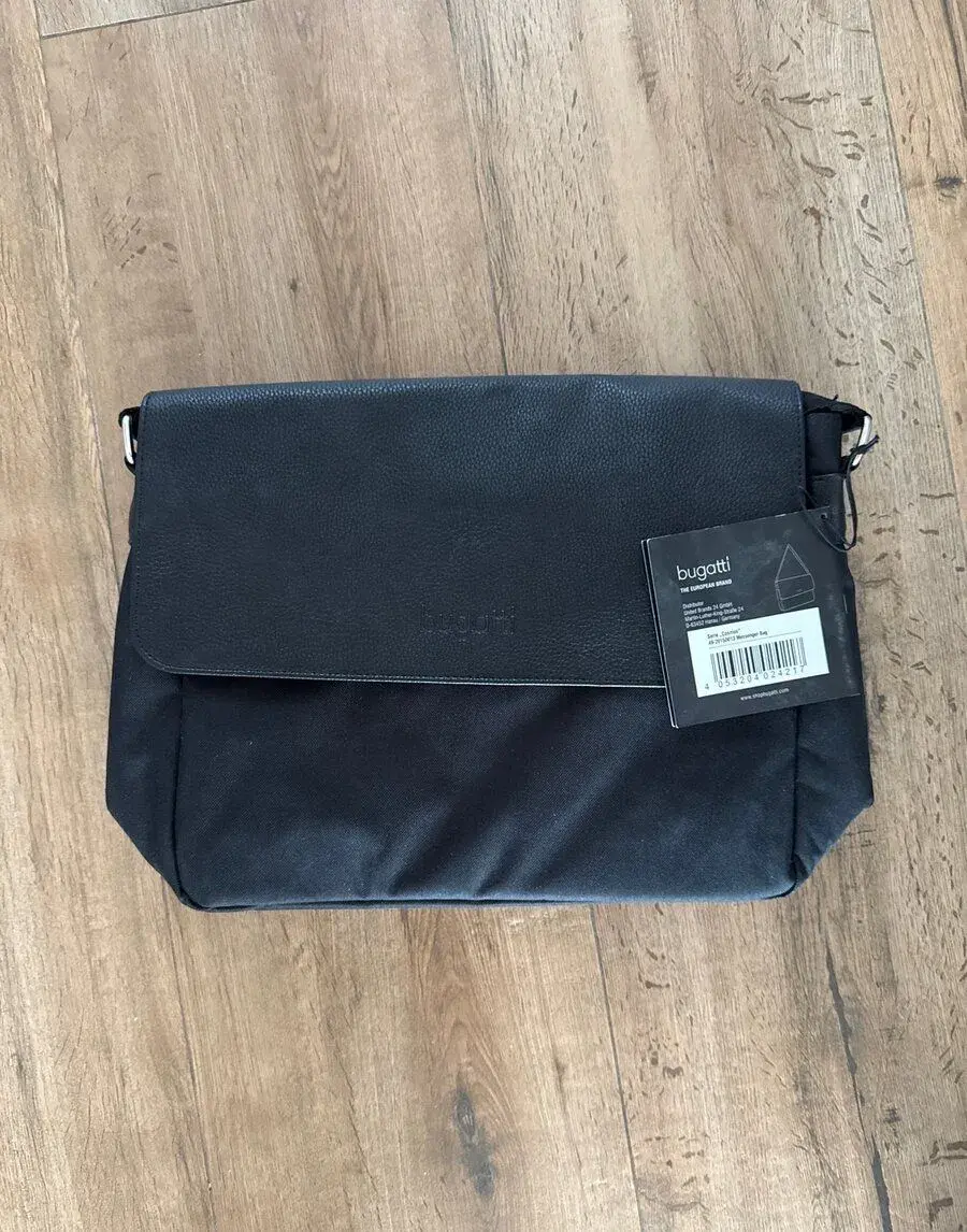 Bugatti Cosmos Messenger Bag