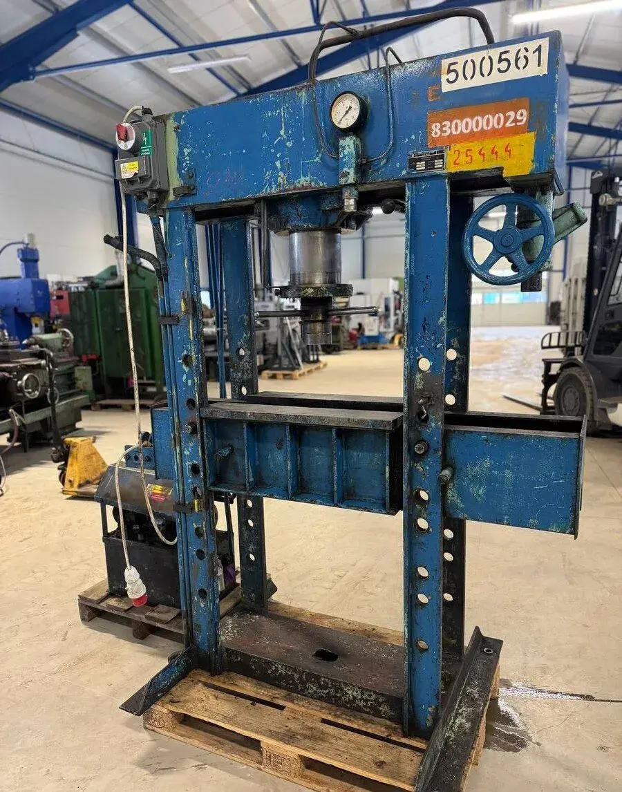 Hydraulický lis CDM 80 A + hřebenový lis LRH 2