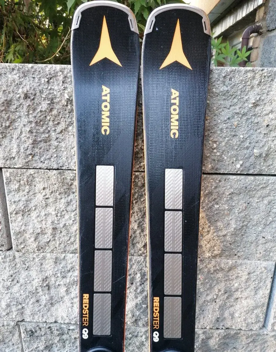 ATOMIC REDSTER Q9 152cm r-12,3. Model 2024/2025