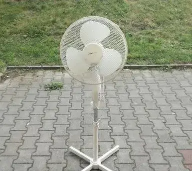 ventilátor, velký stojanový ventilátor, větrák
