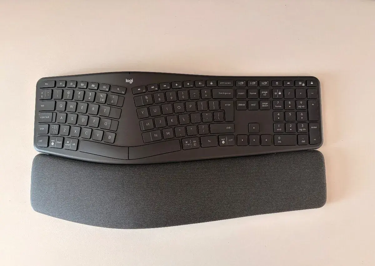 Klávesnice Logitech Ergo K860