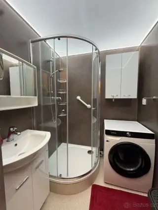 byt 2+1 s balkonem o velikosti 58 m² na ulici Gen. Janouška