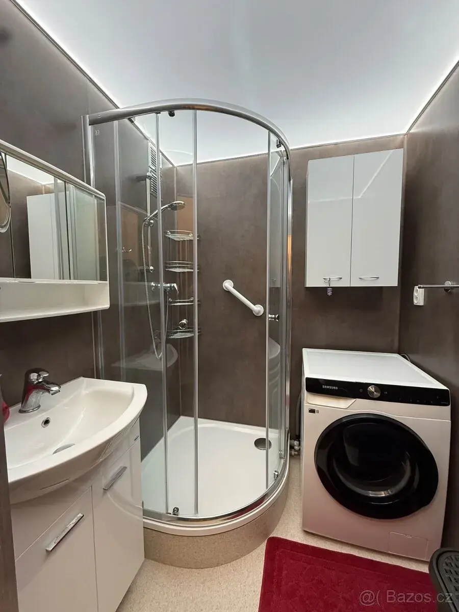 byt 2+1 s balkonem o velikosti 58 m² na ulici Gen. Janouška