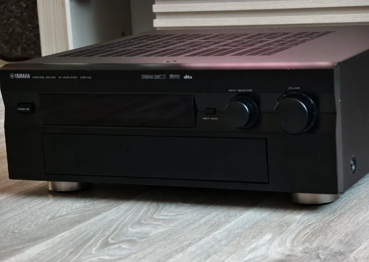 zesilovač YAMAHA DSP-A2 (Made in Japan) + orig. ovladač