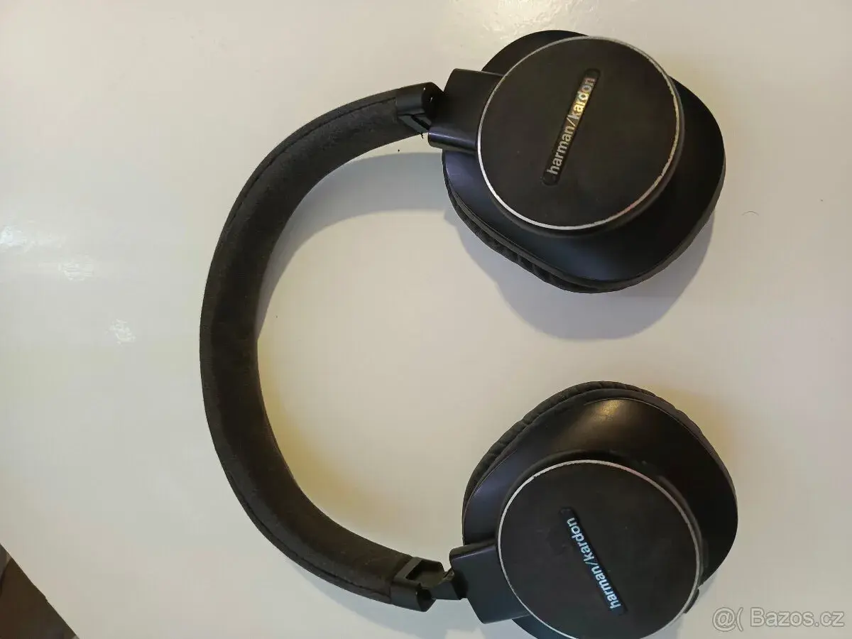 sluchátka. Harman Kardon FLY ANC