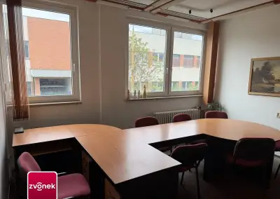 Pronájem až 8 kanceláří 151 m², možnost pronajmout i samosta