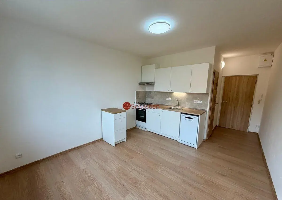 Pronájem kompletně zrekonstruovaného bytu 2+kk v Bílině