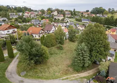 Prodej pěkného stavebního pozemku (1379 m²), Vyskytná nad Ji