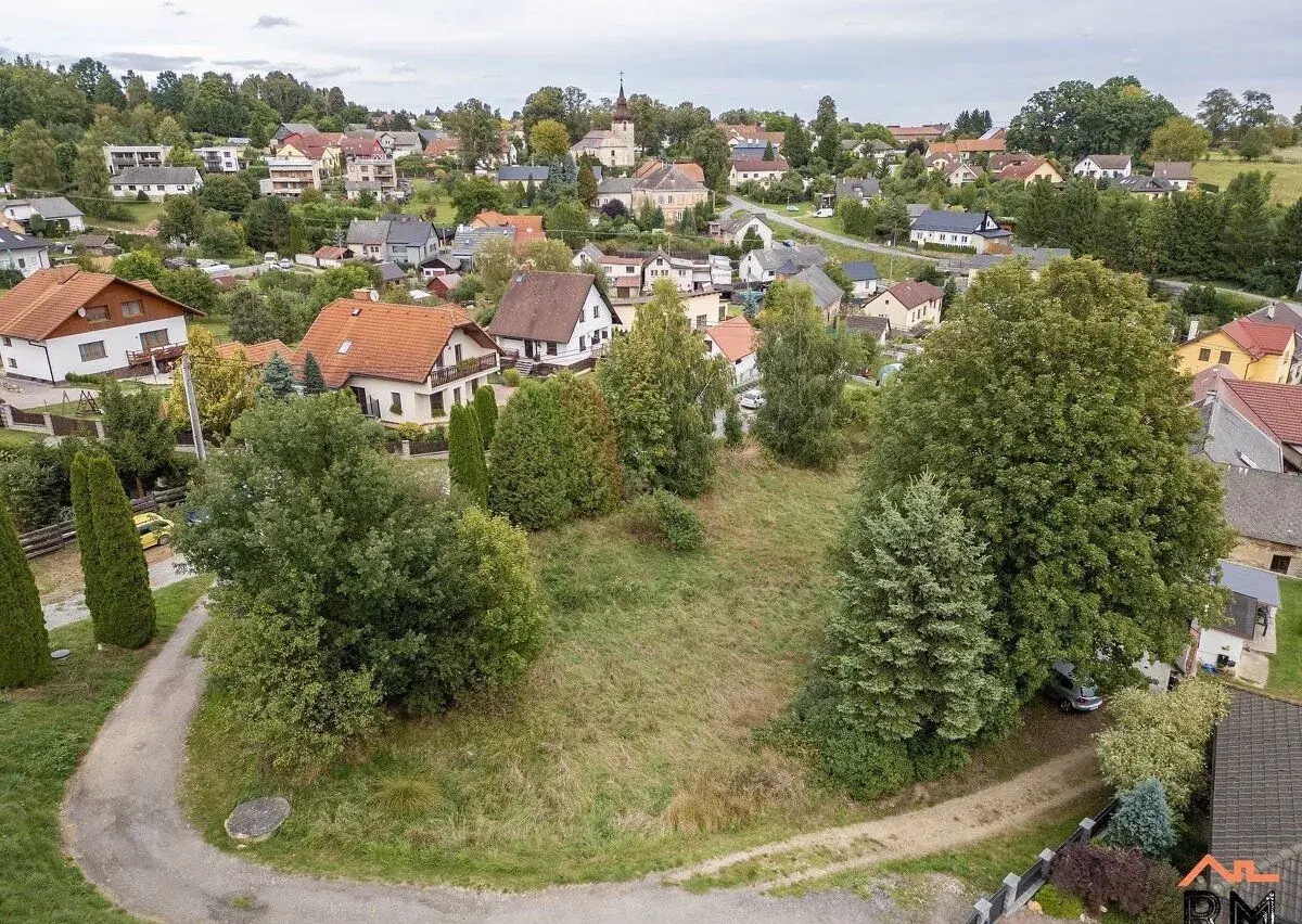 Prodej pěkného stavebního pozemku (1379 m²), Vyskytná nad Ji