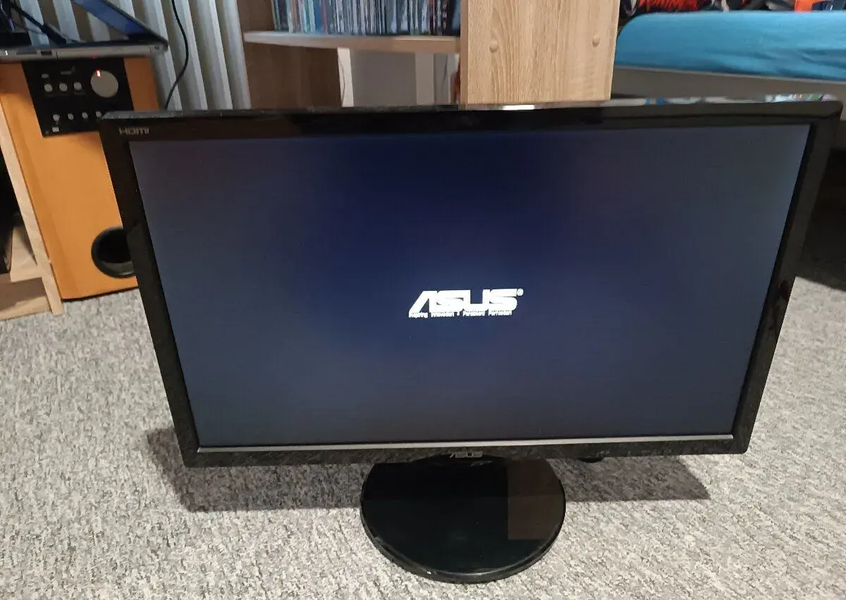 LCD monitor Asus full HD 22 palců HDMI
