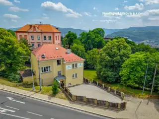 Reprezentativní vila jako sídlo společnosti, kanceláře nebo