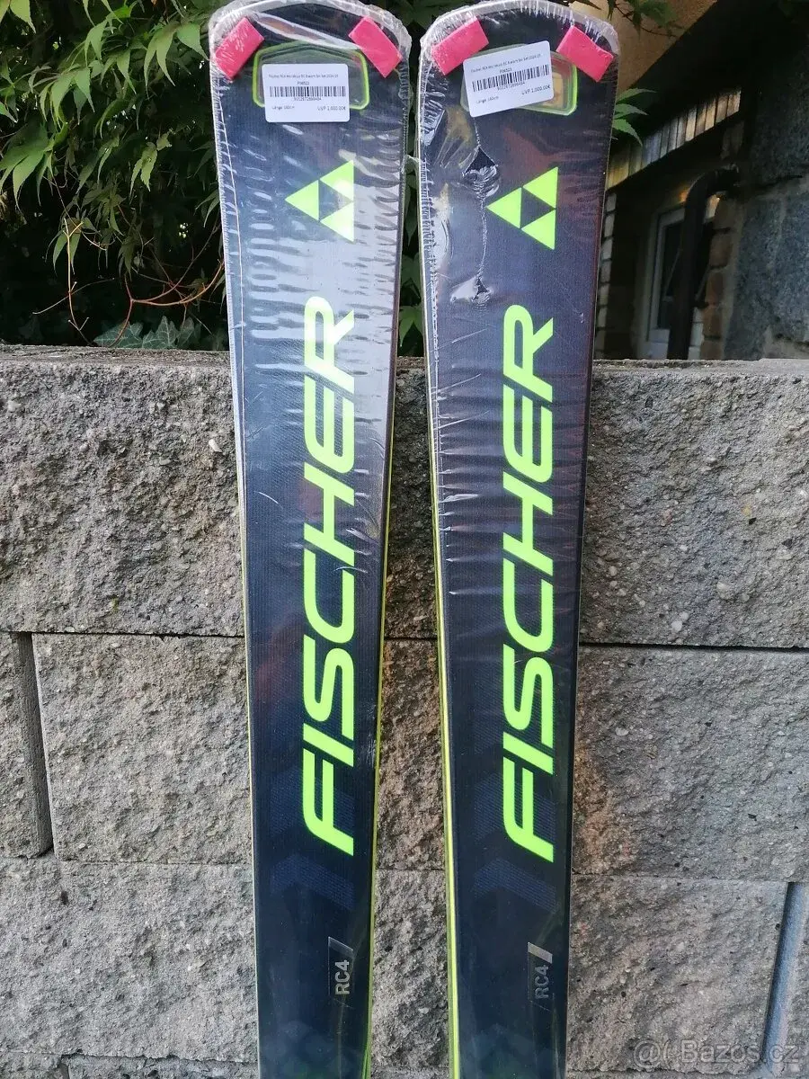 FISCHER RC4 World Cup SC 160cm r-12,5. Model 2024/2025