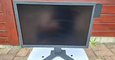 EIZO FlexScan S2431W – 24" monitor 1920×1200, DVI/VGA
