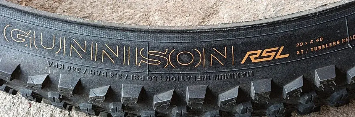 MTB 29x2,40 -bezdušové plášťě Bontrager Gunnison RSL XT TLR