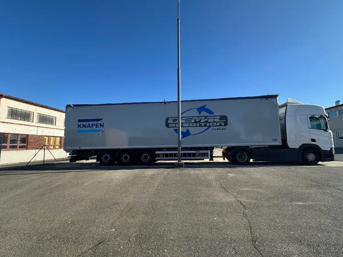 KNAPEN K100, WALKINGFLOOR