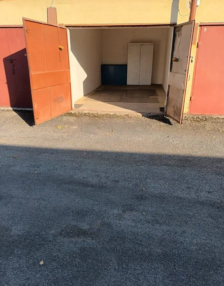 Prodám garáž