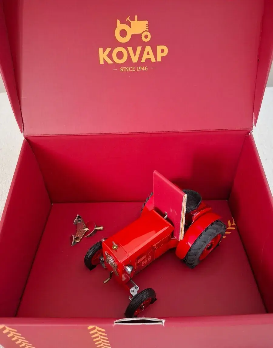 Traktor Kovap 75 - červený, limitovaná série