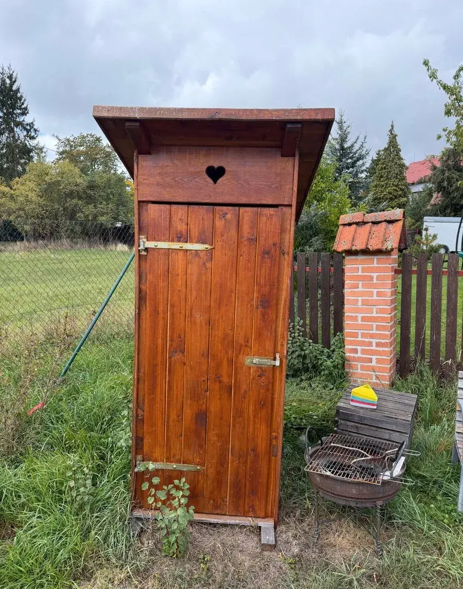 2 nové masivní dřevěné kadibudky – 4 900 Kč/ks