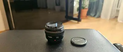 Canon EF 50mm f/1.4 USM