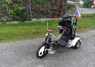 Motorová tříkolka