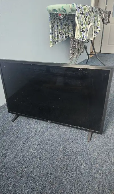 Televize LG 80 cm 32")