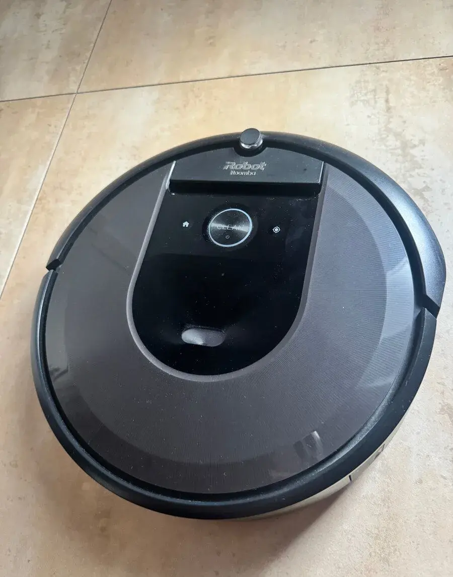 Vysavač iRobot Roomba i7