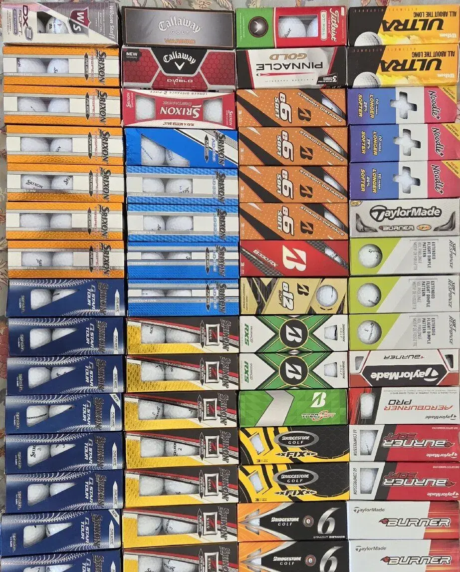 Nové golfové míčky Srixon, Bridgestone, TaylorMade .