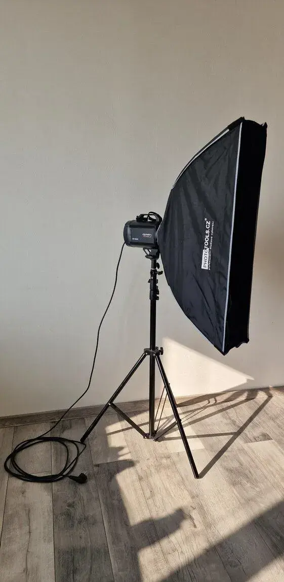 Studiová světla FOMEI Digitalis 600 + 400, softboxy, stojany