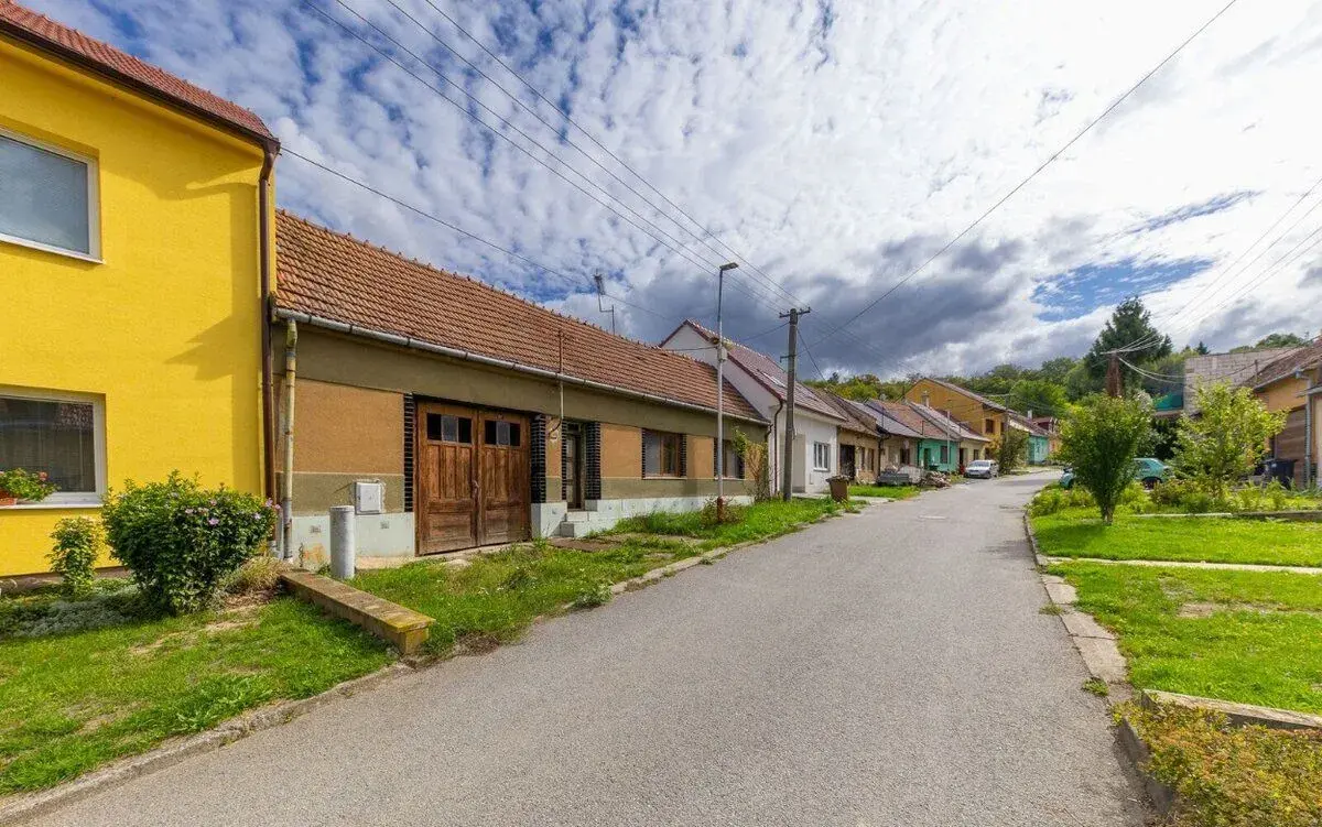 Prodej rodinného domu 100 m², pozemek 3385 m² Milešovice