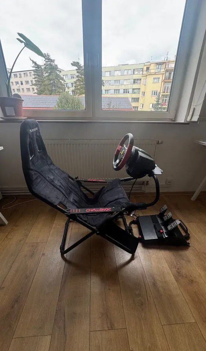 Playseat + Thurstmaster T150 + pedály T3PA