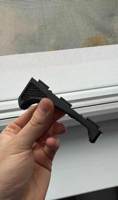 Úhlová rukojeť / handstop na M-LOK – 3D tisk