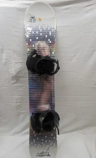 Nový snowboardový set Signa s novým vázáním Head