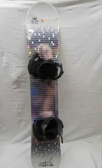 Nový snowboardový set Signa s novým vázáním Head