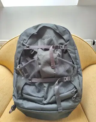 Osprey Farpoint 40 M/L Volcanic Grey – jednou použitý, příru