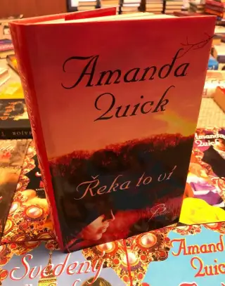Knihy Amanda Quiick, pro ženy, červená knihovna, sada 3ks