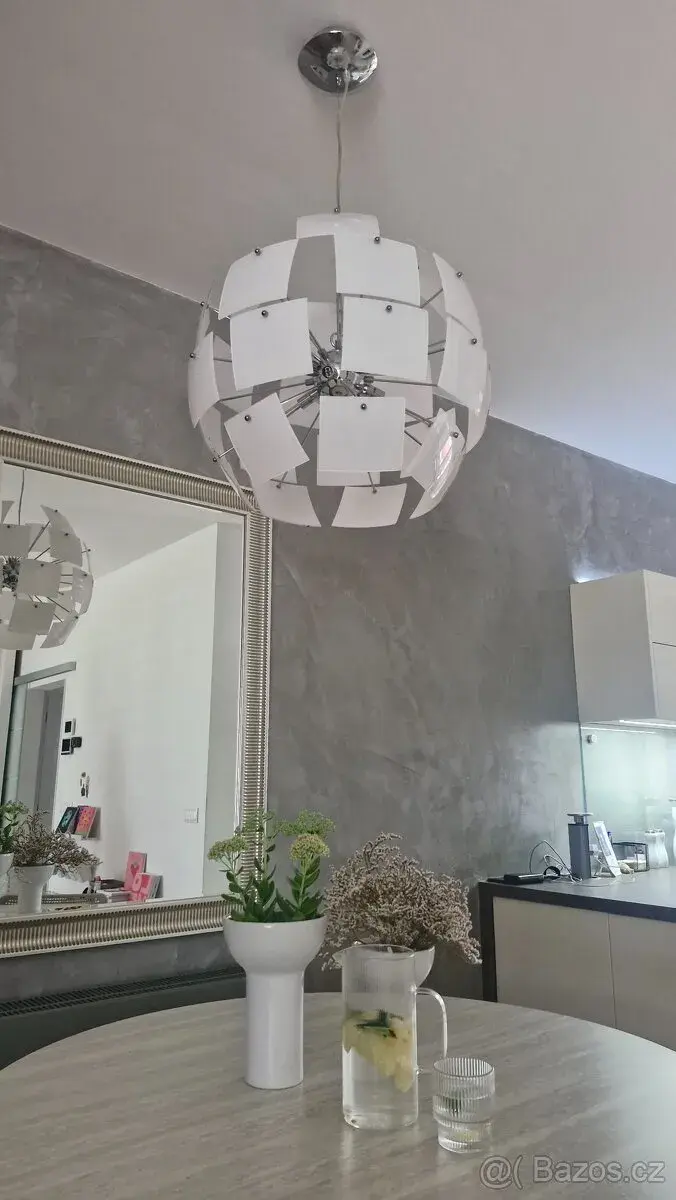 Lustr designový, bílé sklo