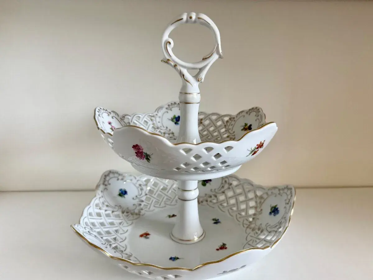 Starožitný porcelánový etažér - Dubí / Rokoko - Házenka