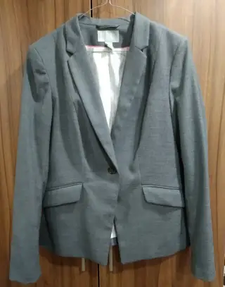 Dámské šedé sako H&M vel. 44