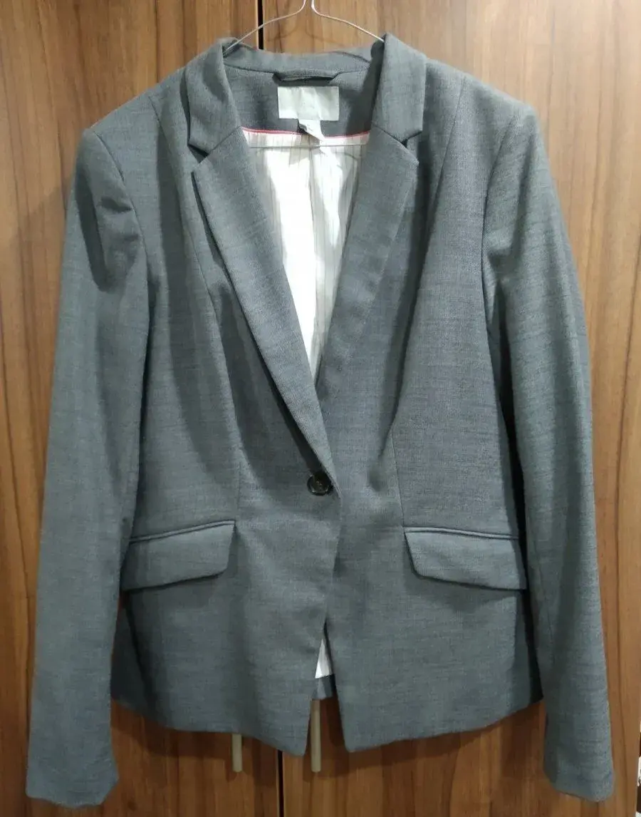 Dámské šedé sako H&M vel. 44