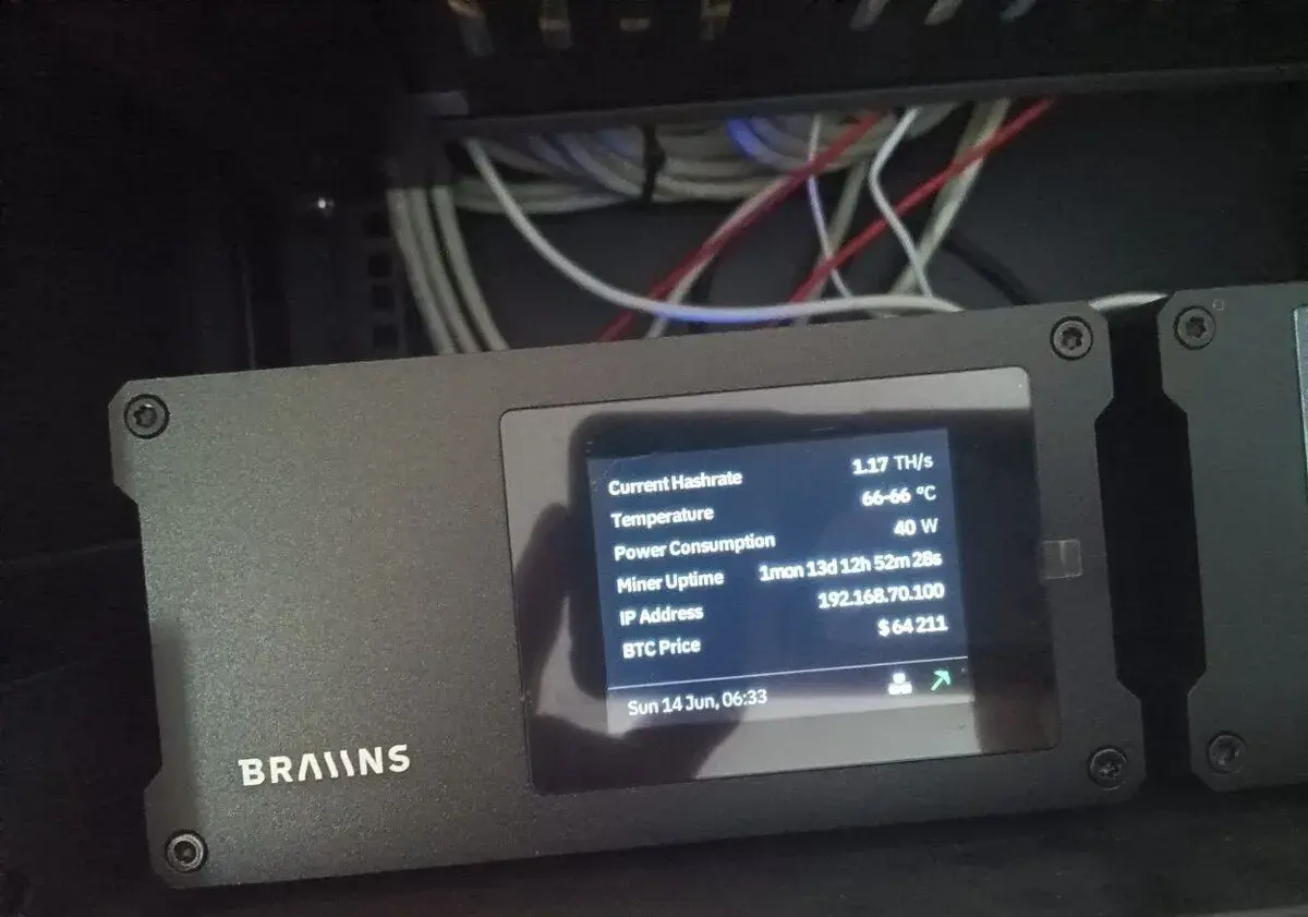Braiins MiniMiner BMM 100 – domácí BTC MiniMiner