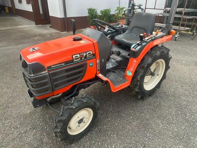 Malotraktor Kubota B72