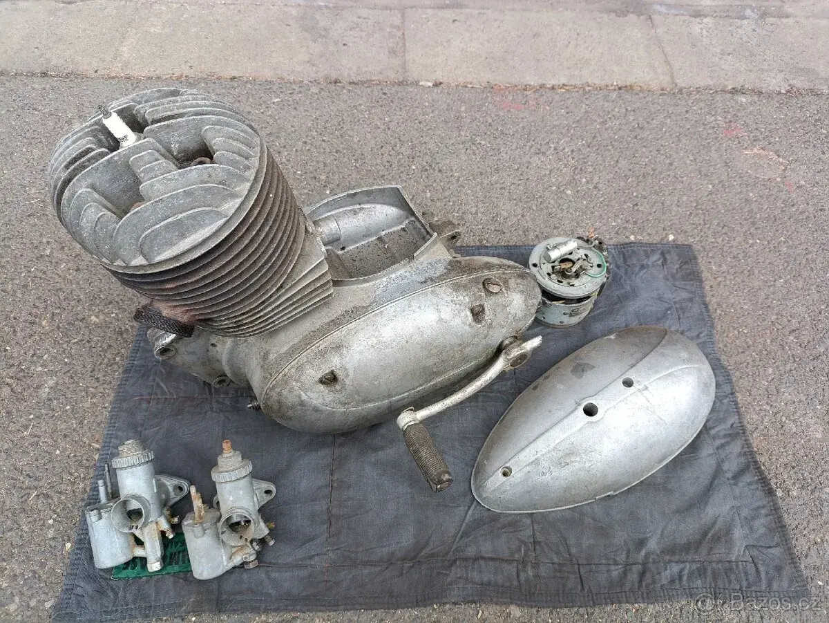 Jawa 250 motor