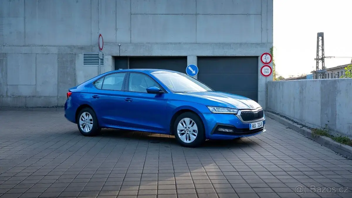 Uber Bolt Liftago pronájem vozů Škoda Octavia, Superb