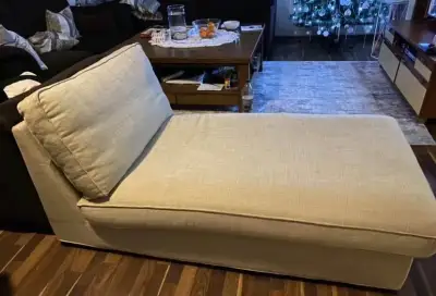 lenoška KIVIK z IKea