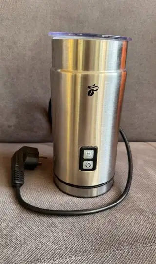 Napěňovač mléka do kávy TCHIBO