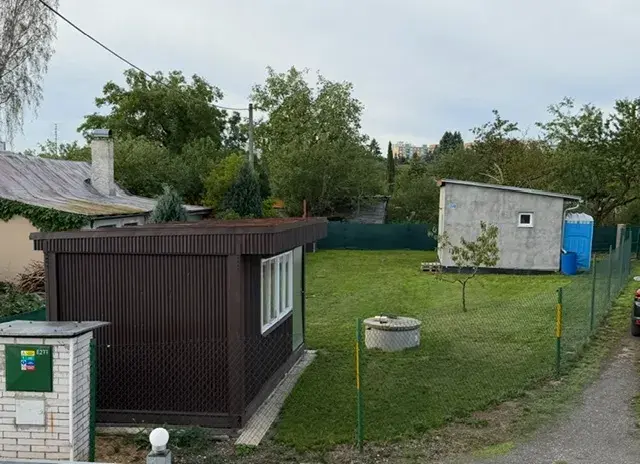 CHATA S VLASTNÍM POZEMKEM 408 m² – PLZEŇ