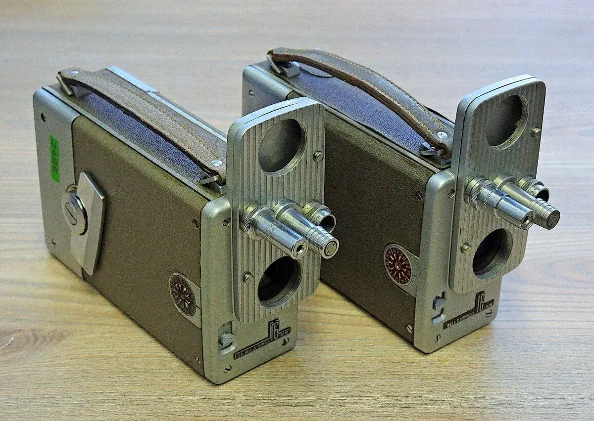 16 mm kamera Bell and Howell - 2 kusy